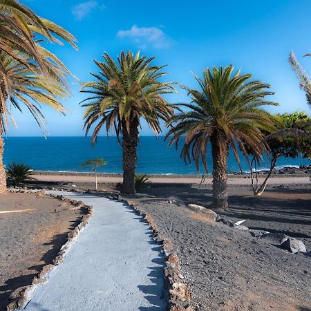 Luxury Estudio En Playa Roca A Primera Linea Del Mar Costa Teguise Eksteriør bilde