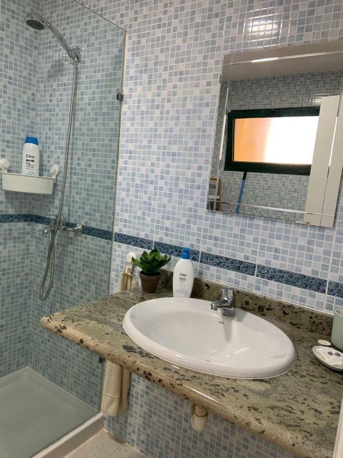 Luxury Estudio En Playa Roca A Primera Linea Del Mar Costa Teguise Eksteriør bilde